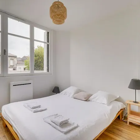 Charming, Modern Flat With Private Parking Apartment Bordeaux