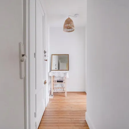 Charming, Modern Flat With Private Parking Apartment *
