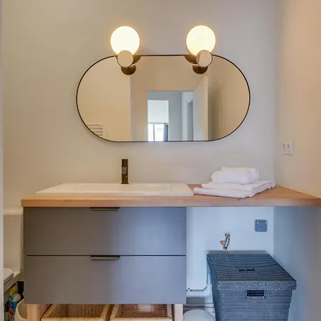 Charming, Modern Flat With Private Parking Apartment Bordeaux