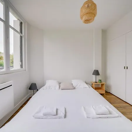 Apartment Charming, Modern Flat With Private Parking Bordeaux